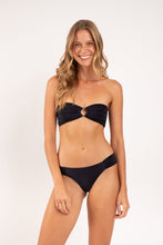 Load image into Gallery viewer, Model Front: Rio De Sol Top Top Malibu-Black Mavi