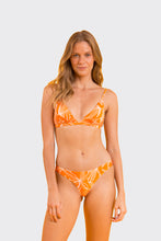 Load image into Gallery viewer, Model Front: Rio De Sol Set Set Trail-Orange Tri-Fixo Essential
