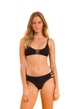 Load image into Gallery viewer, Model Front: Rio De Sol Set Set Bora-Black Bra-Trio Madrid-Trio