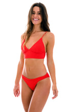 Load image into Gallery viewer, Model Front: Rio De Sol Top Top Cotele-Tomate Tri-Tank