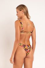 Load image into Gallery viewer, Model Back: Rio De Sol Top Top Fiore Hera