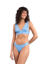 Load image into Gallery viewer, Model Front: Rio De Sol Top Top Baltico Halter-Marina
