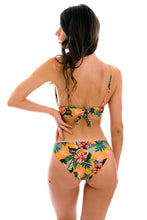 Load image into Gallery viewer, Model Back: Rio De Sol Top Top Lis Tri-Tank
