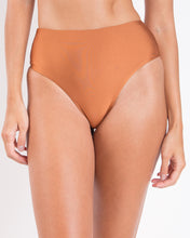 Load image into Gallery viewer, Gallery: Rio De Sol Bottom Bottom Nocciola Hotpants

