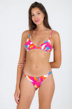 Load image into Gallery viewer, Model Front: Rio De Sol Set Set Antelope Tri-Fixo Leblon
