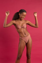 Load image into Gallery viewer, Image 09: Rio De Sol Set Set Shimmer-Copper Bandeau-Joy Nice-Fio
