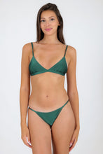 Load image into Gallery viewer, Model Front: Rio De Sol Top Top Palace Tri-Fixo
