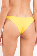 Load image into Gallery viewer, Bottom Amarelo Cheeky-Crispy
