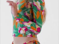 Load and play video in Gallery viewer, Video: Rio De Sol Top Top Green-Bloom Rash-Guard
