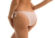 Load image into Gallery viewer, Image 07: Rio De Sol Bottom Bottom Essence Invisible
