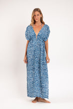 Load image into Gallery viewer, Model Front: Rio De Sol Beach Dresses Chuva Long Dress Soleil
