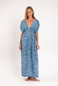 Model Front: Rio De Sol Beach Dresses Chuva Long Dress Soleil
