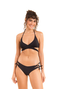 Model Front: Rio De Sol Top Top Dots-Black Kate
