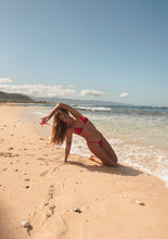 Load image into Gallery viewer, Image 12: Rio De Sol Top Top Hibiscus Ana
